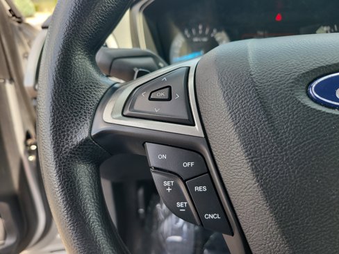 Used 2018 Ford Fusion SE image 26