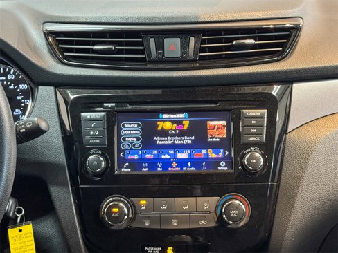 Used 2022 Nissan Rogue Sport S image 28