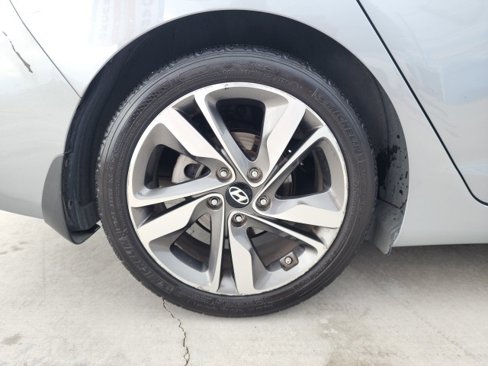 Used 2015 Hyundai Elantra Limited w/ Option Group 05 image 13