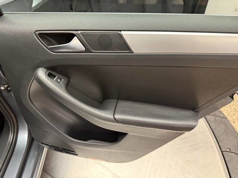 Used 2013 Volkswagen Jetta SE image 19