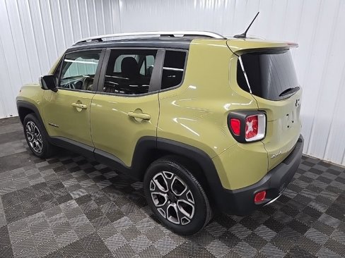 Used 2015 Jeep Renegade Limited image 4