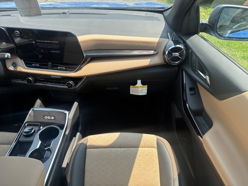 New 2026 Chevrolet Equinox ACTIV w/ Convenience Package III image 23