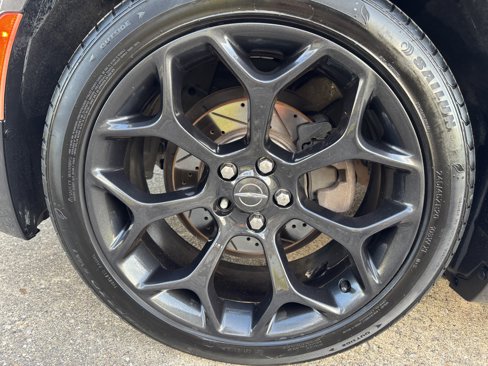 Used 2019 Chrysler 300 S image 39