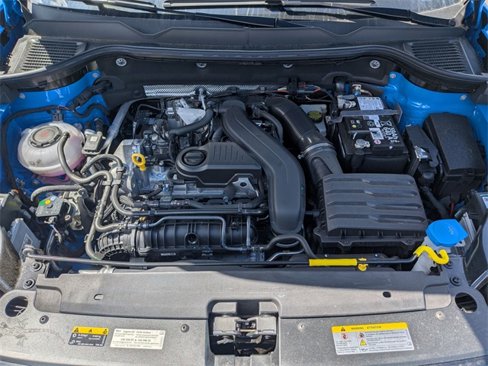 New 2025 Volkswagen Taos SE image 30