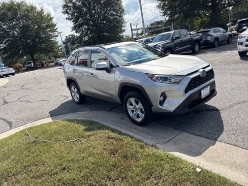 Used 2021 Toyota RAV4 XLE w/ Convenience Package image 5