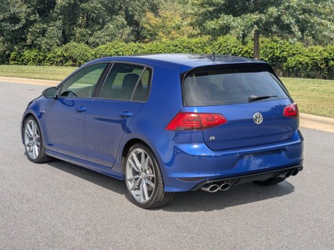 Used 2017 Volkswagen Golf R 4-Door image 7