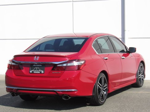 Used 2016 Honda Accord Sport image 6