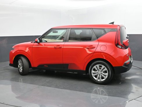 Used 2020 Kia Soul LX image 3