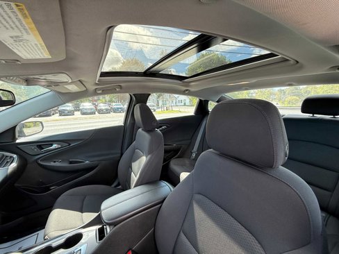 Used 2022 Chevrolet Malibu LT image 19