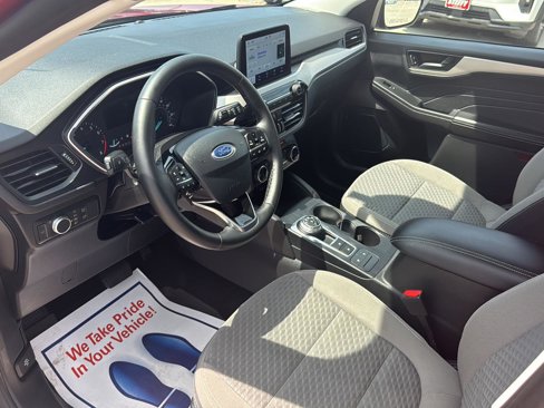 Used 2022 Ford Escape SE w/ SE Sport Appearance Package image 9