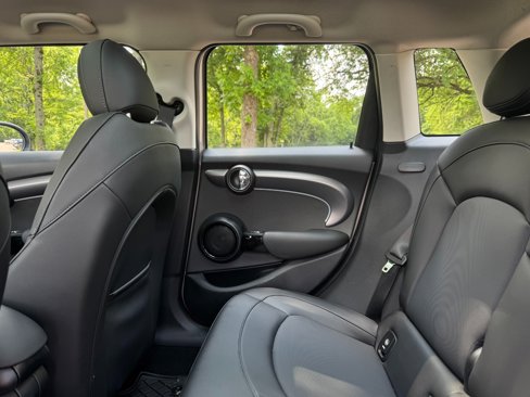 Used 2022 MINI Cooper S w/ Premium Package image 50