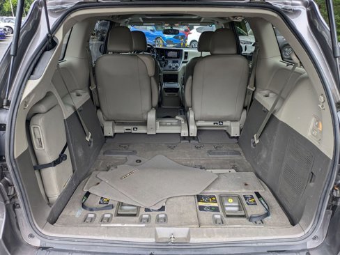 Used 2015 Toyota Sienna XLE Premium image 26