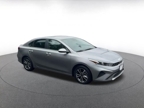Used 2023 Kia Forte LXS image 2