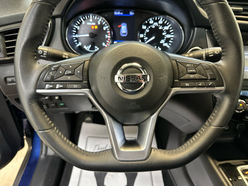 Used 2020 Nissan Rogue SV image 12