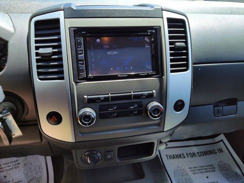 Used 2010 Nissan Frontier SE w/ SE Value Truck Pkg image 24