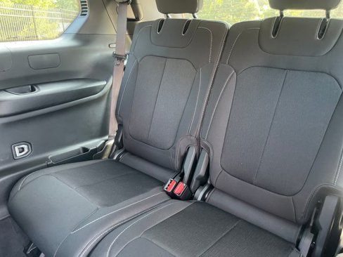 New 2025 Jeep Grand Cherokee L Laredo image 8