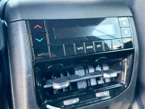 Used 2021 Jeep Grand Cherokee L Laredo image 23