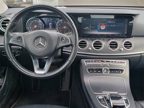 Used 2018 Mercedes-Benz E 300 image 16