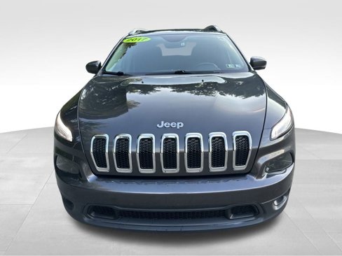 Used 2017 Jeep Cherokee Latitude w/ Safety/Convenience Group image 9