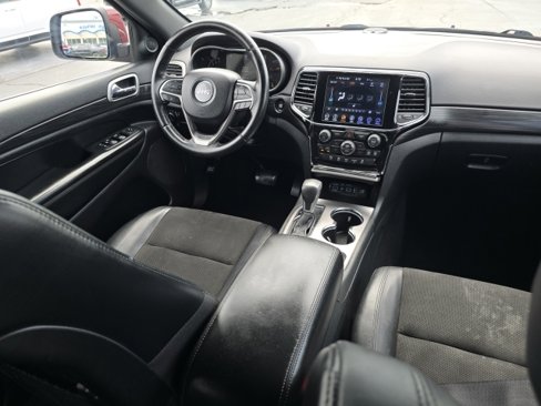 Used 2019 Jeep Grand Cherokee Laredo w/ Laredo X Package image 14