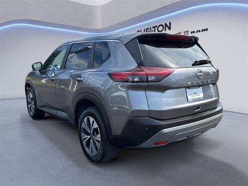 Used 2023 Nissan Rogue SV image 4