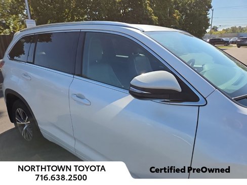 Used 2016 Toyota Highlander XLE image 3