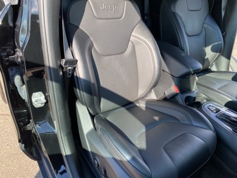 Used 2022 Jeep Cherokee Limited image 35