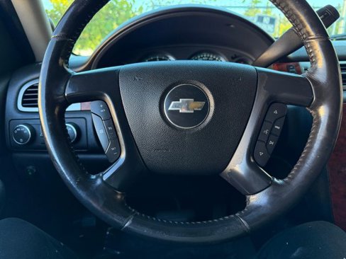 Used 2008 Chevrolet Suburban LTZ w/ LTZ Preferred Equipment Group image 11