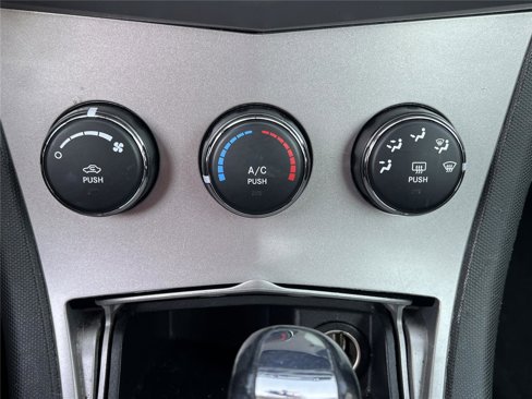 Used 2010 Chrysler Sebring Touring w/ Special Touring Group image 5