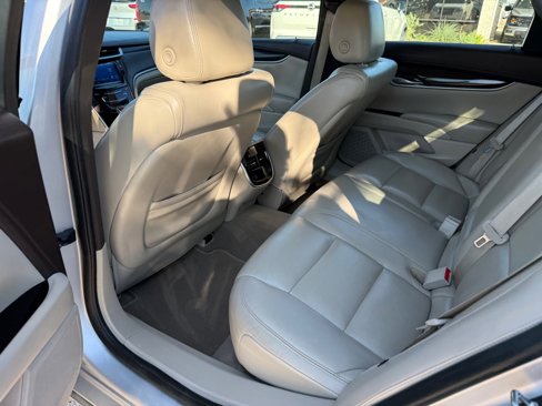 Used 2015 Cadillac XTS Luxury image 15