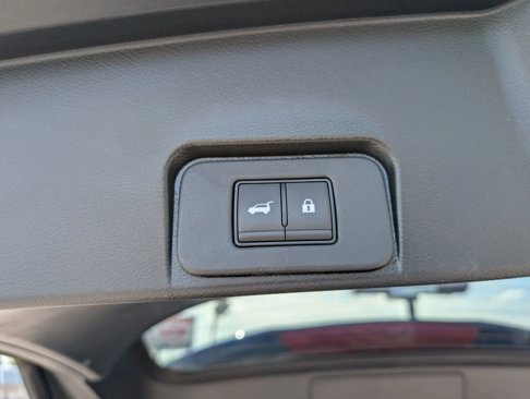 Used 2024 Nissan Rogue SV image 19