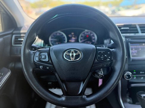 Used 2016 Toyota Camry LE image 18