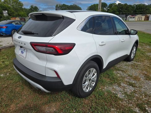 Used 2023 Ford Escape Active image 4