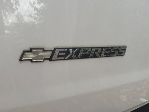 Used 2018 Chevrolet Express 2500 w/ Driver Convenience Package image 6