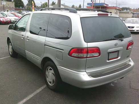 Used 2002 Toyota Sienna XLE image 4