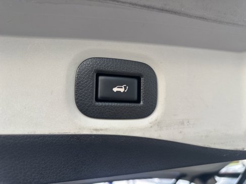 Used 2017 Nissan Rogue SL w/ SL Premium Package image 23