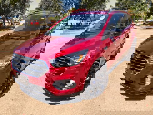Used 2017 Ford Escape SE w/ Equipment Group 201A image 1
