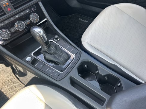 Used 2020 Volkswagen Jetta R-Line w/ R-Line Cold Weather Package image 22
