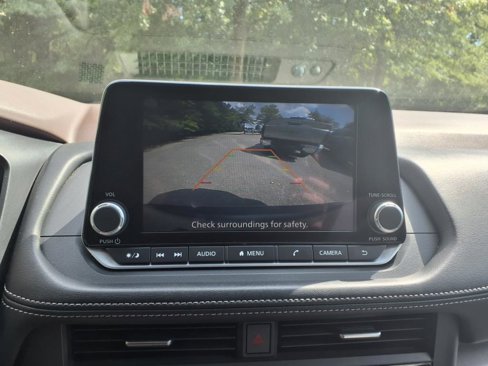 Used 2023 Nissan Rogue SV image 26