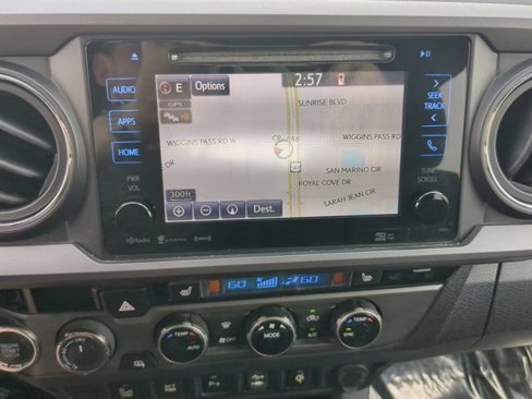 Used 2017 Toyota Tacoma TRD Off-Road image 21