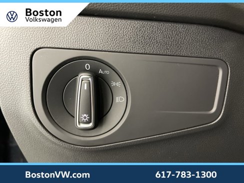 Certified 2021 Volkswagen Tiguan SE w/ Panoramic Sunroof Package image 20