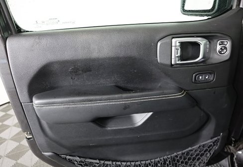 Used 2019 Jeep Wrangler Unlimited Sahara image 26