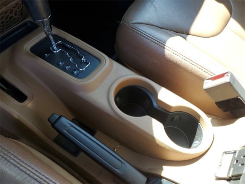 Used 2018 Jeep Wrangler Unlimited Rubicon w/ Connectivity Group image 28