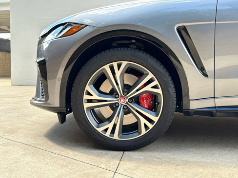 Certified 2022 Jaguar F-PACE SVR image 7