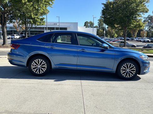 Used 2019 Volkswagen Jetta SE w/ Cold Weather Package image 11