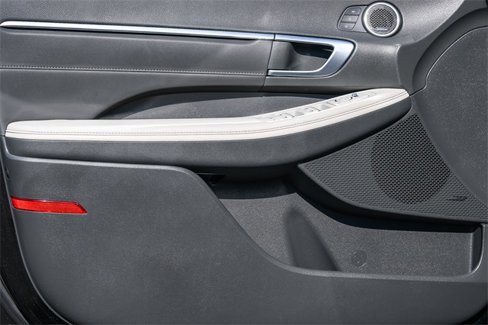 Certified 2022 Hyundai Sonata Limited w/ Preferred Accessory Package image 20