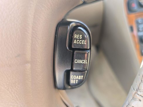 Used 1997 INFINITI J30 image 22