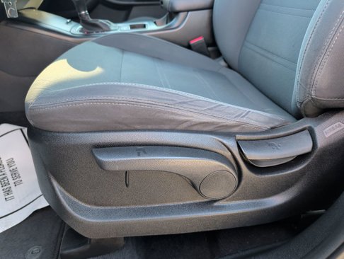 Used 2016 Kia Sorento LX image 9