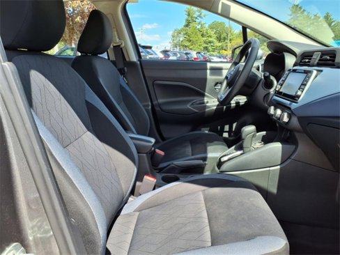 Used 2023 Nissan Versa SV image 5