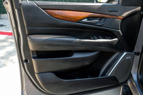 Used 2019 Cadillac Escalade ESV Luxury image 38